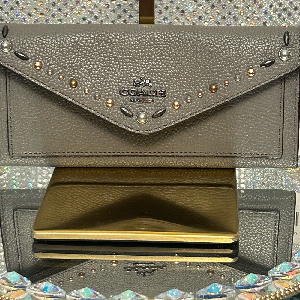 Coach Prairie Gray Soft Leather Wallet w/Rivets Approx. 8 x 3.5 w/tag